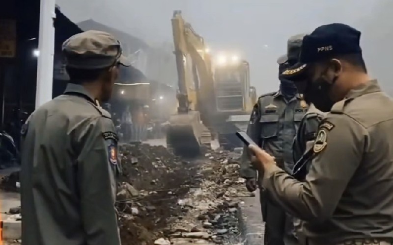 Satpol PP Jabar Pastikan 234 PKL di Subang Direlokasi